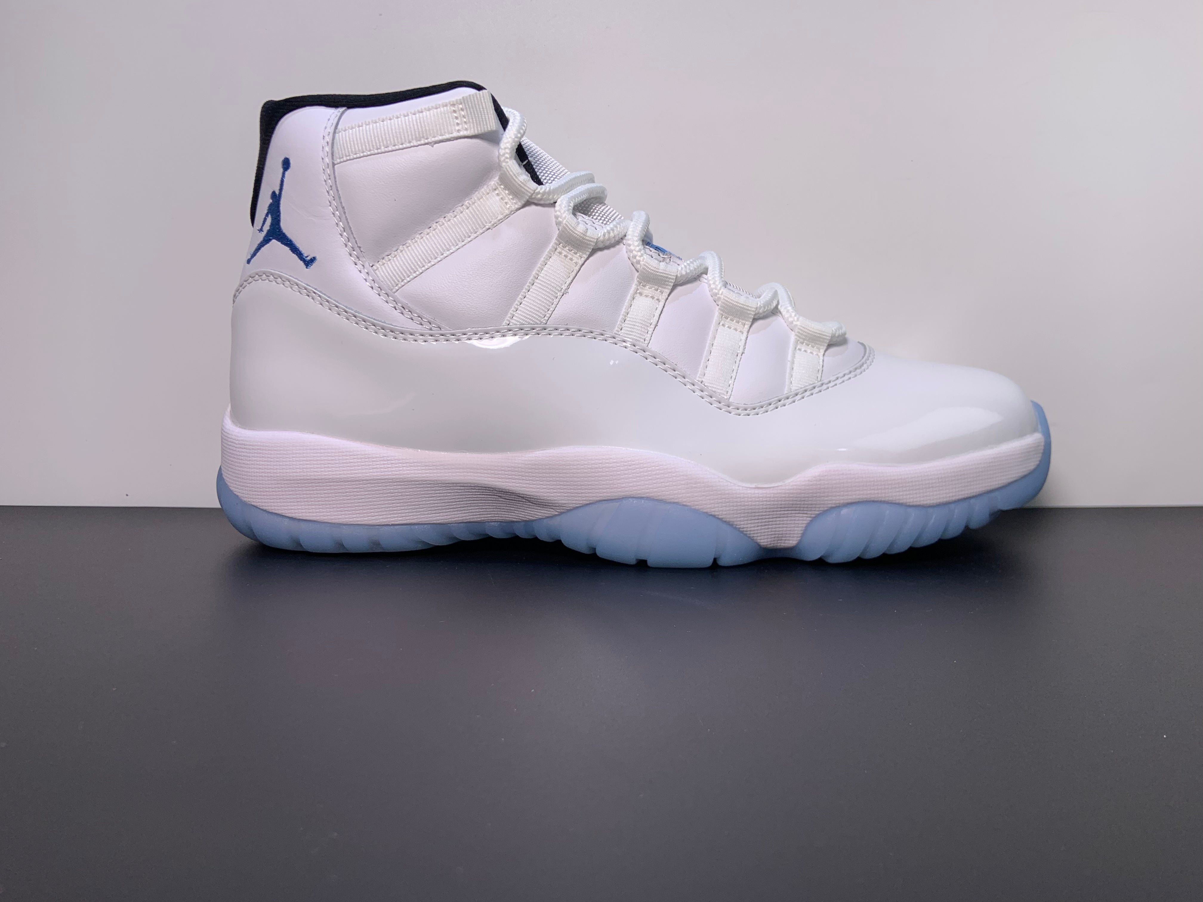 Jordan 11 Retro Columbia / Legend Blue 2024