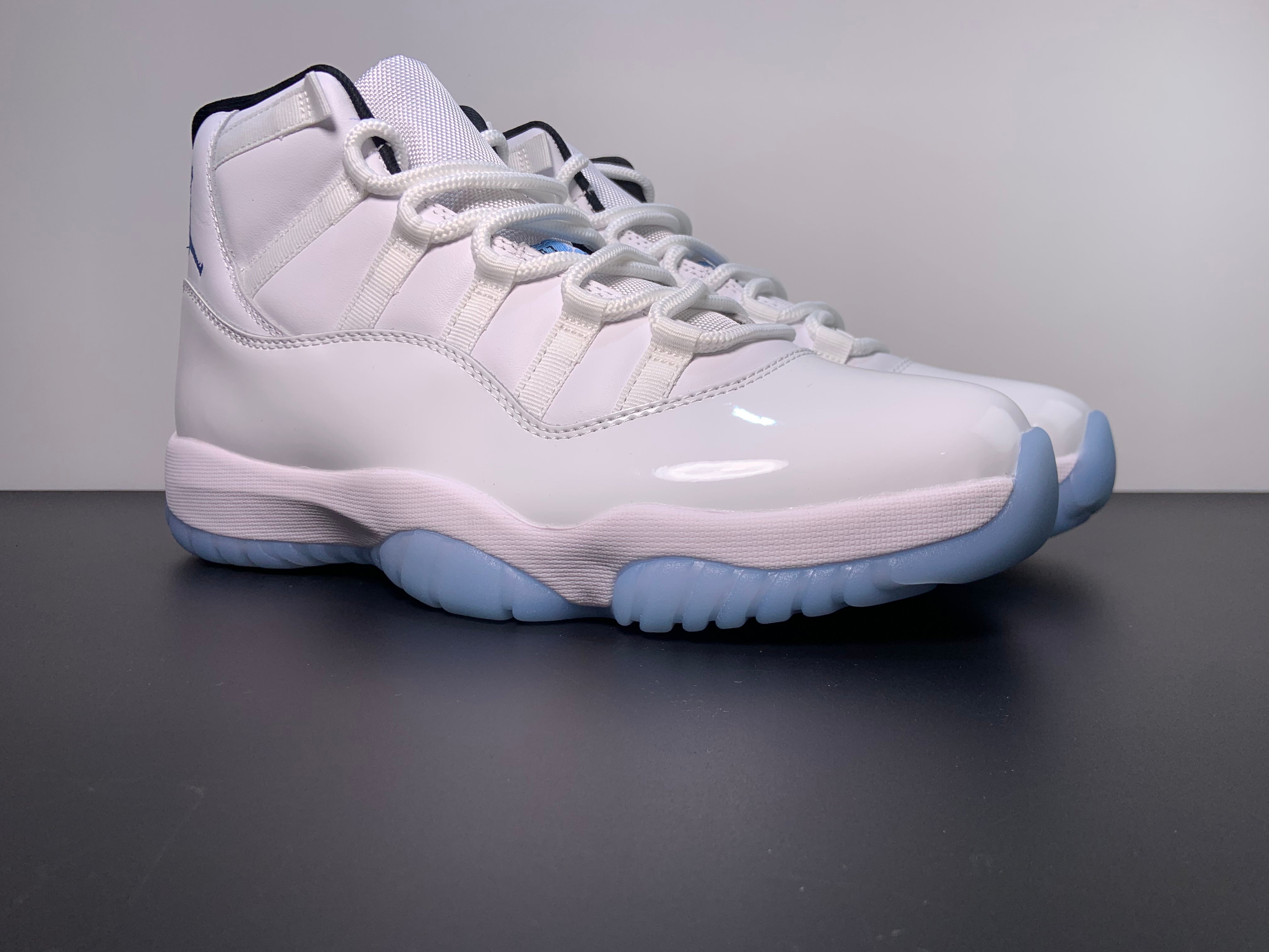 Jordan 11 Retro Columbia / Legend Blue 2024