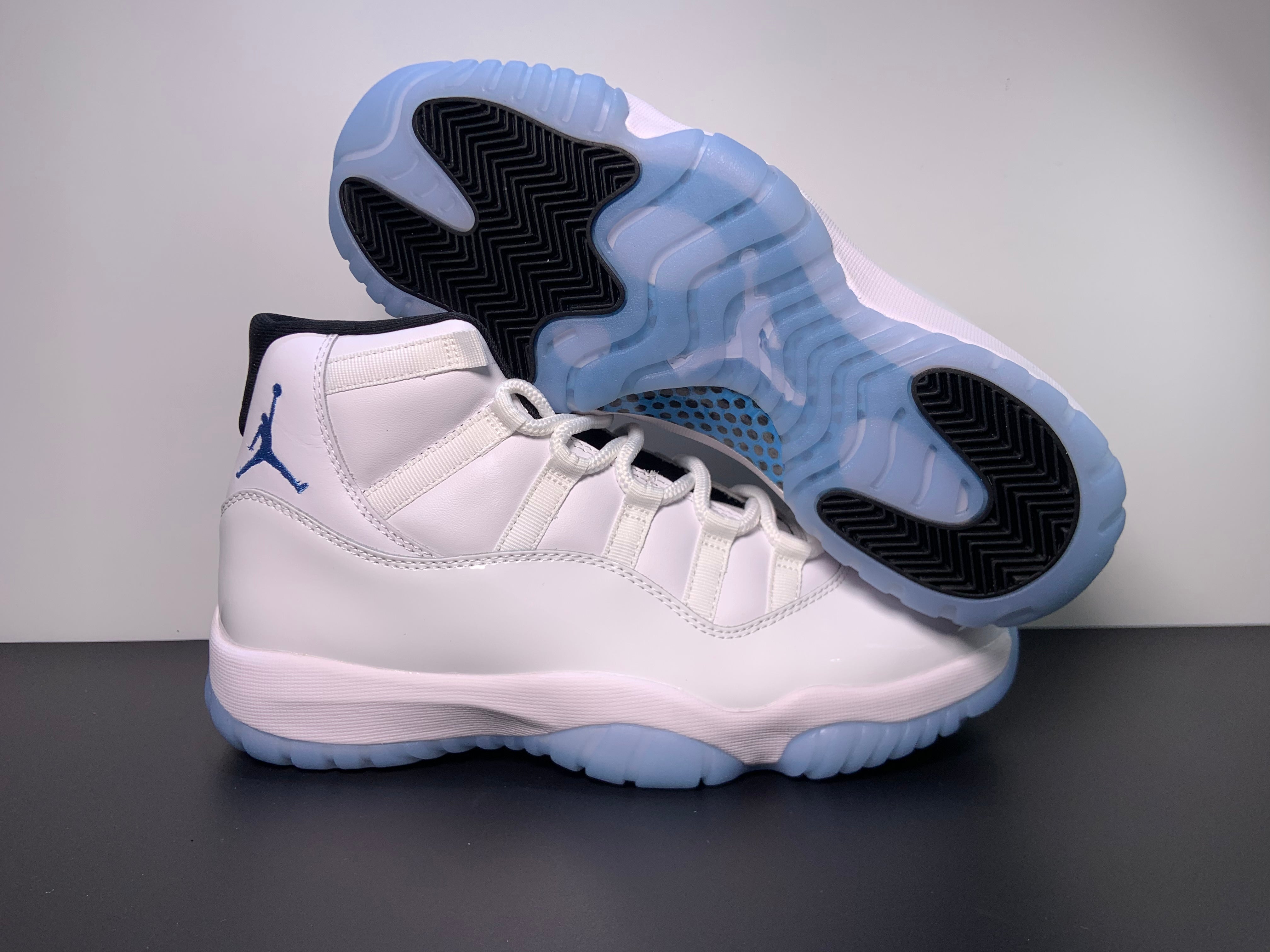 Jordan 11 Retro Columbia / Legend Blue 2024